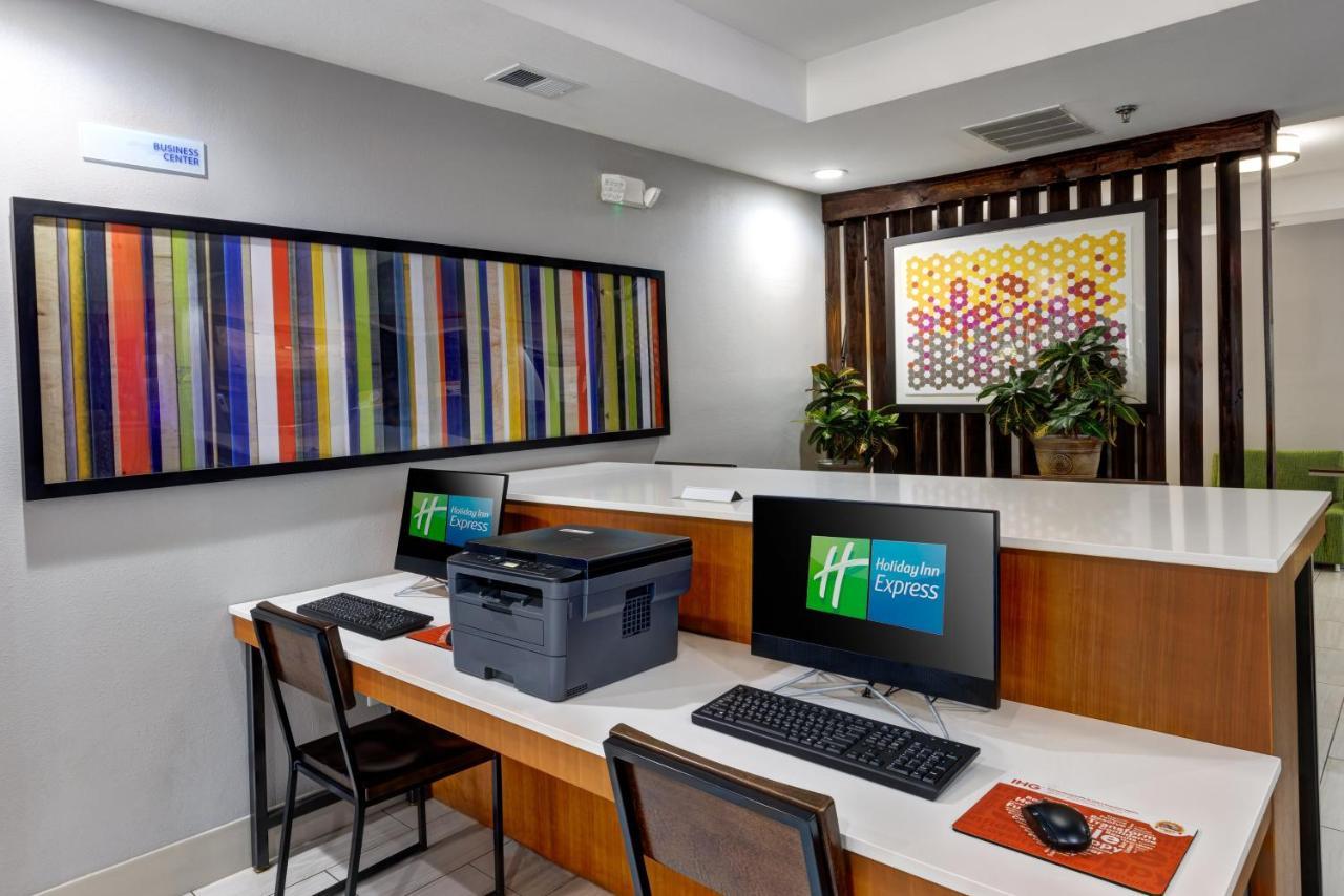 Holiday Inn Express Hotel & Suites Shelbyville By Ihg Buitenkant foto