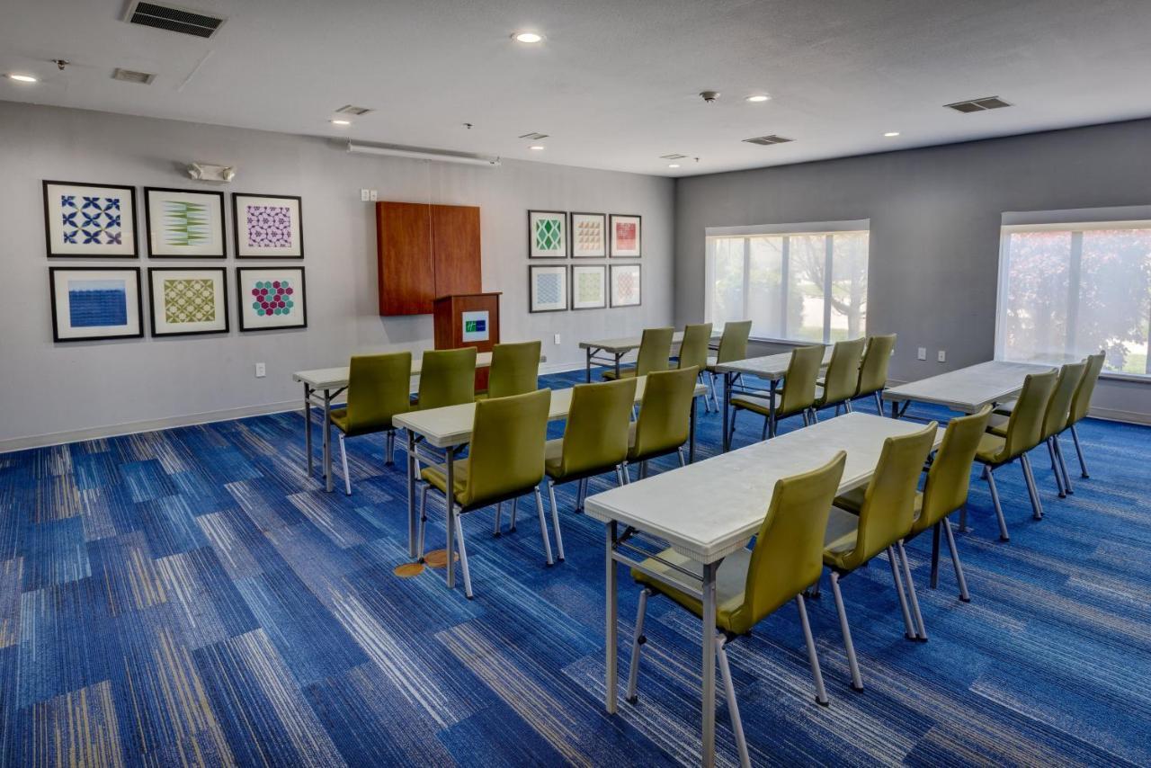 Holiday Inn Express Hotel & Suites Shelbyville By Ihg Buitenkant foto