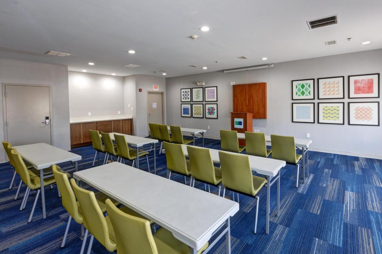 Holiday Inn Express Hotel & Suites Shelbyville By Ihg Buitenkant foto