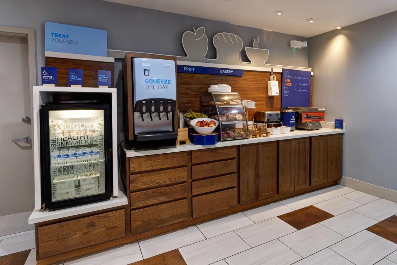 Holiday Inn Express Hotel & Suites Shelbyville By Ihg Buitenkant foto