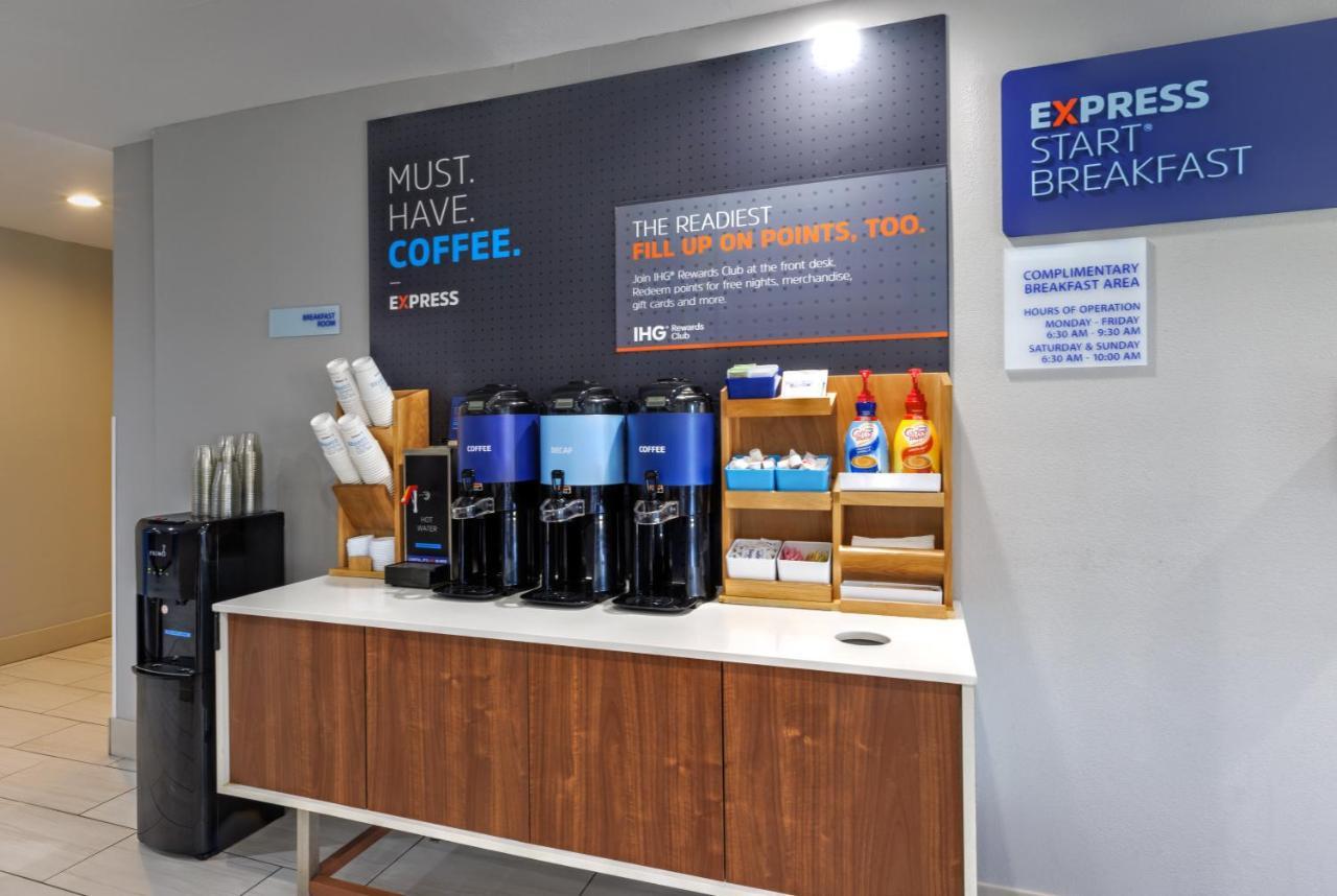 Holiday Inn Express Hotel & Suites Shelbyville By Ihg Buitenkant foto