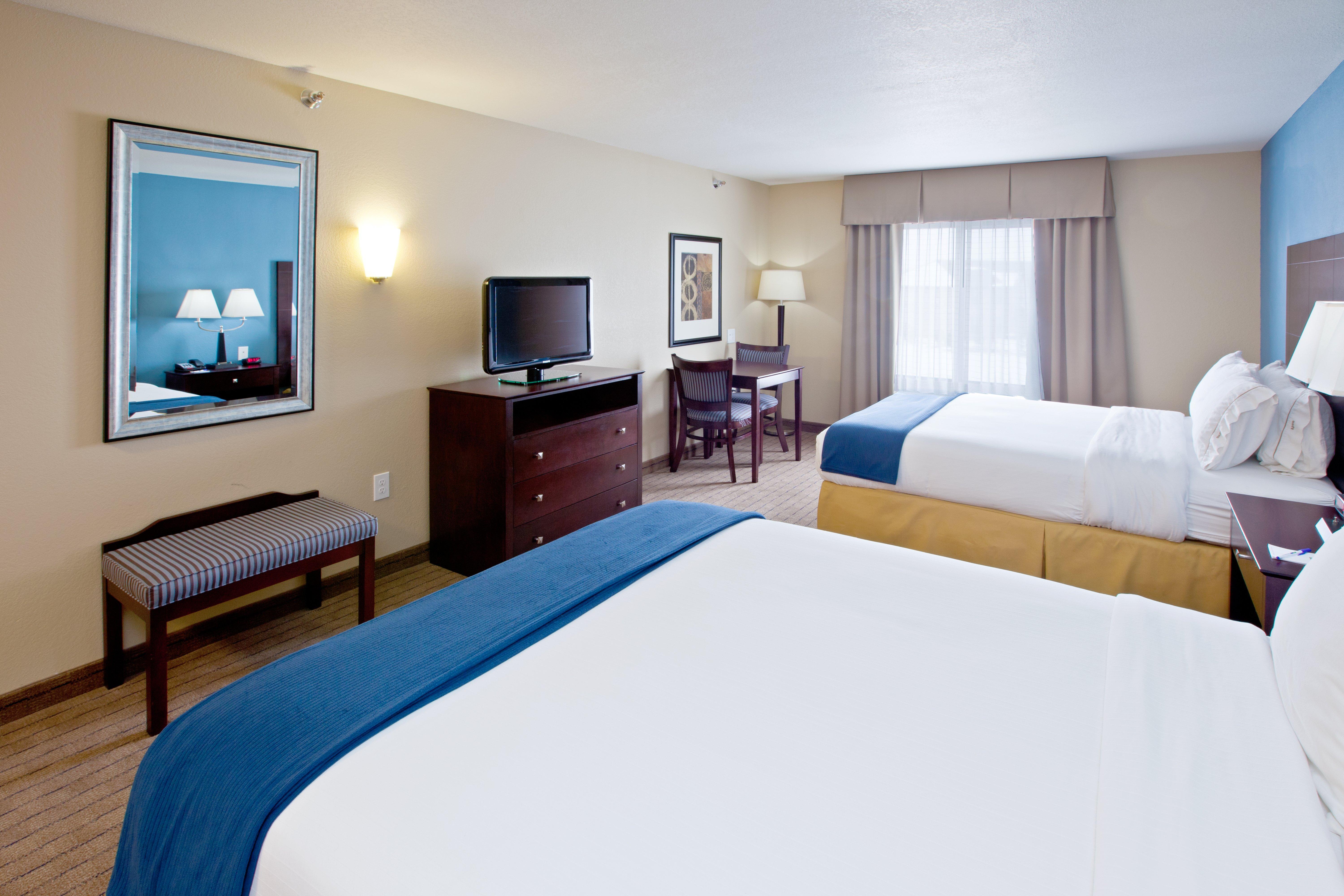 Holiday Inn Express Hotel & Suites Shelbyville By Ihg Buitenkant foto