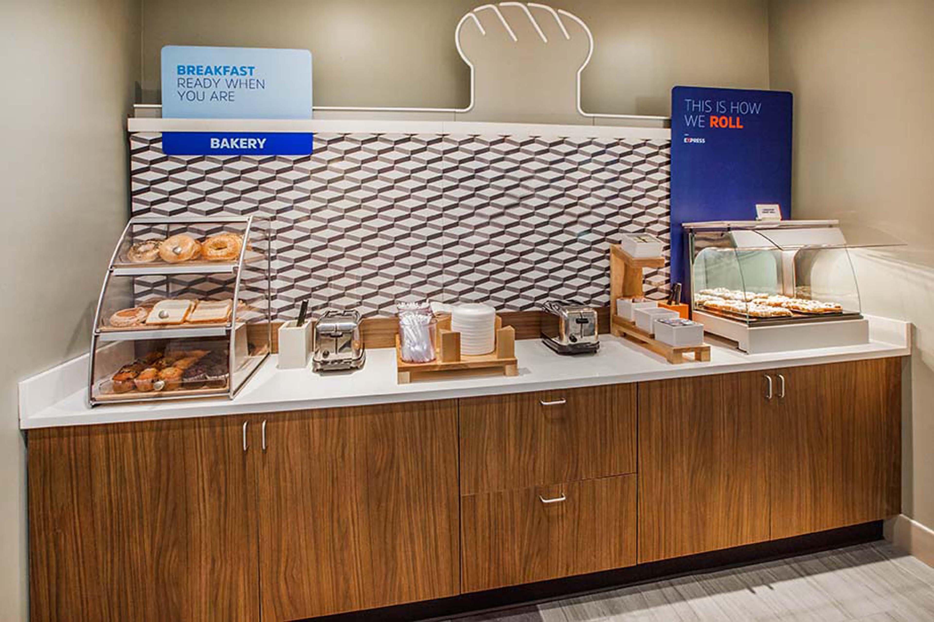 Holiday Inn Express Hotel & Suites Shelbyville By Ihg Buitenkant foto