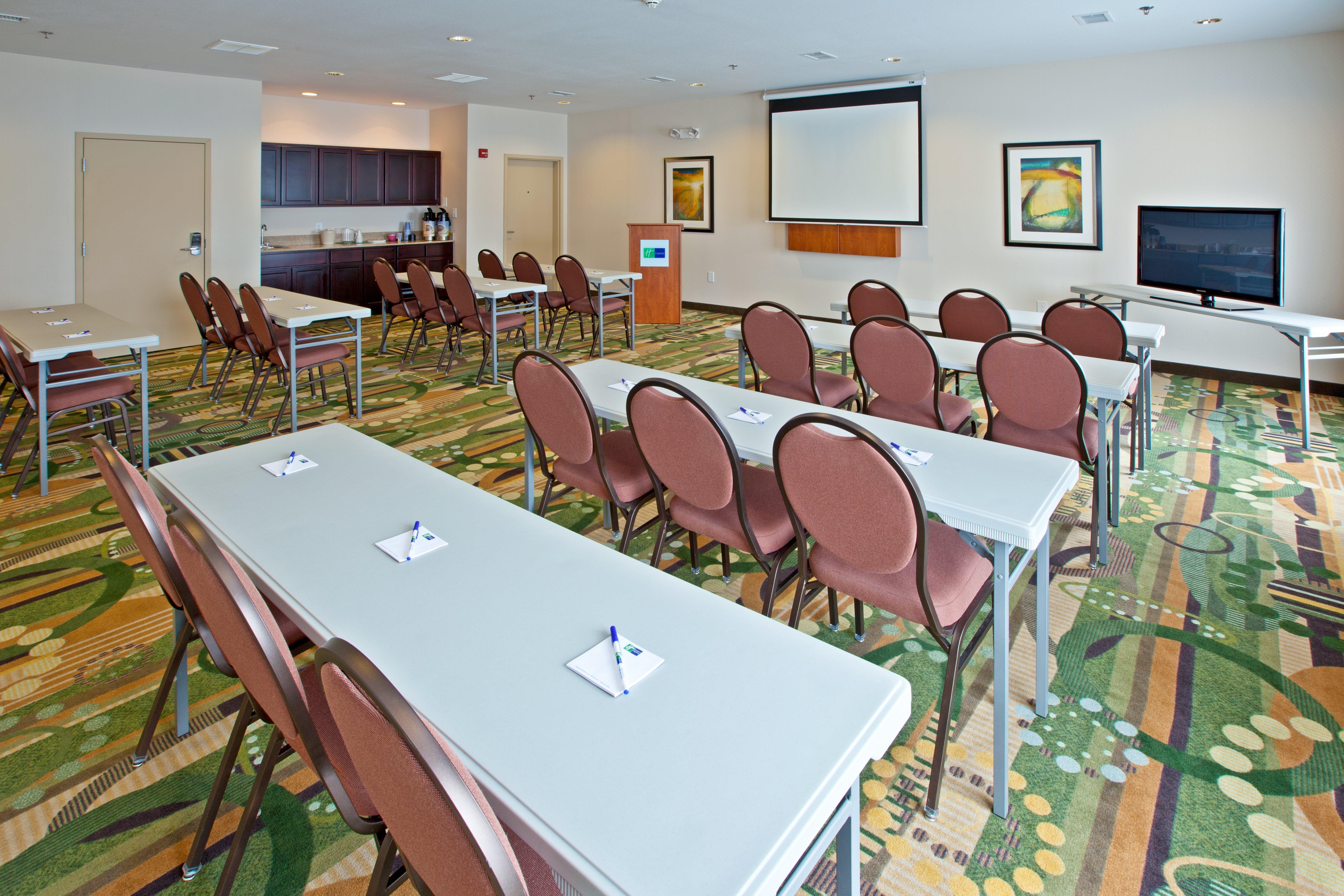 Holiday Inn Express Hotel & Suites Shelbyville By Ihg Buitenkant foto