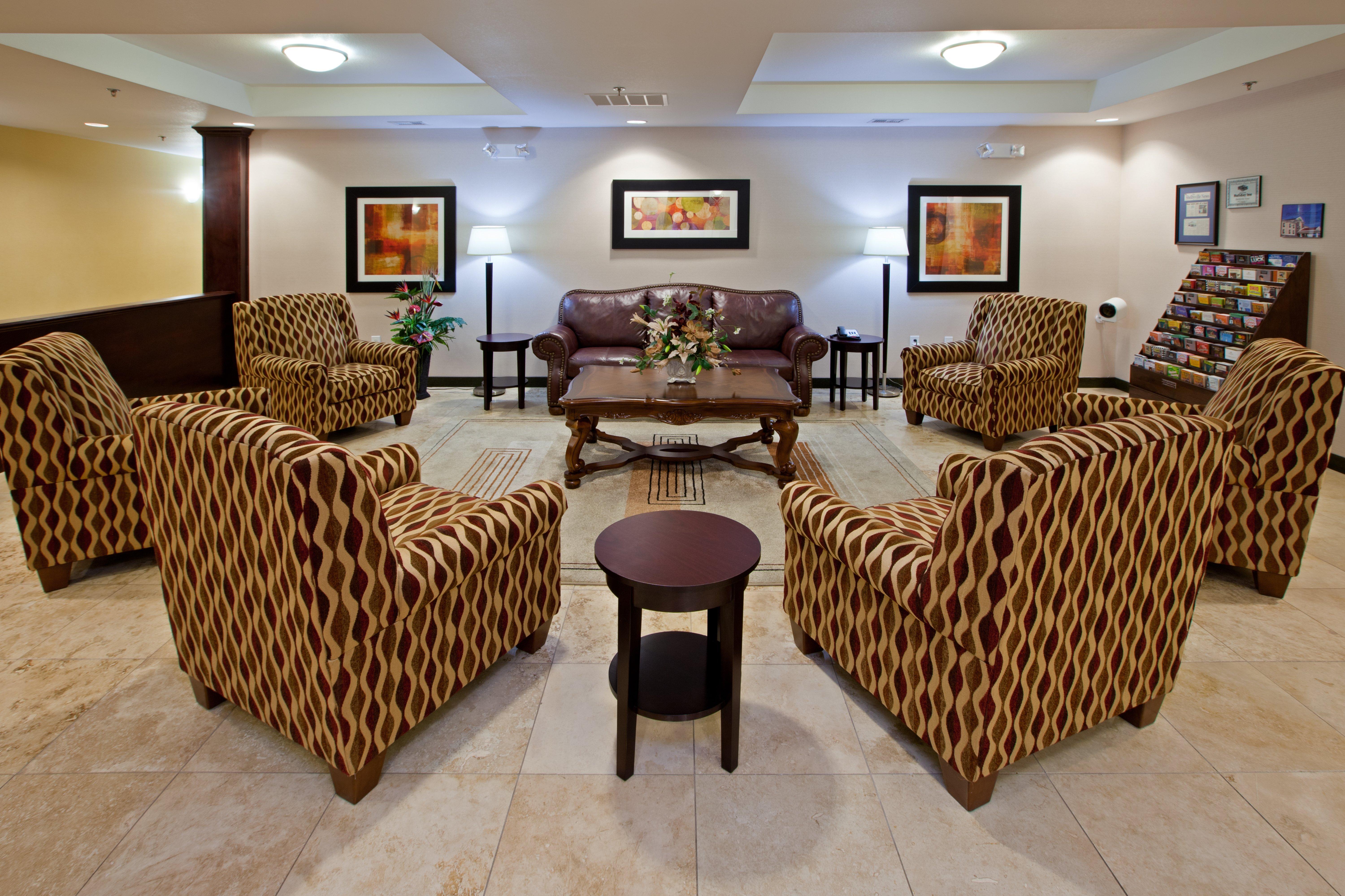 Holiday Inn Express Hotel & Suites Shelbyville By Ihg Buitenkant foto