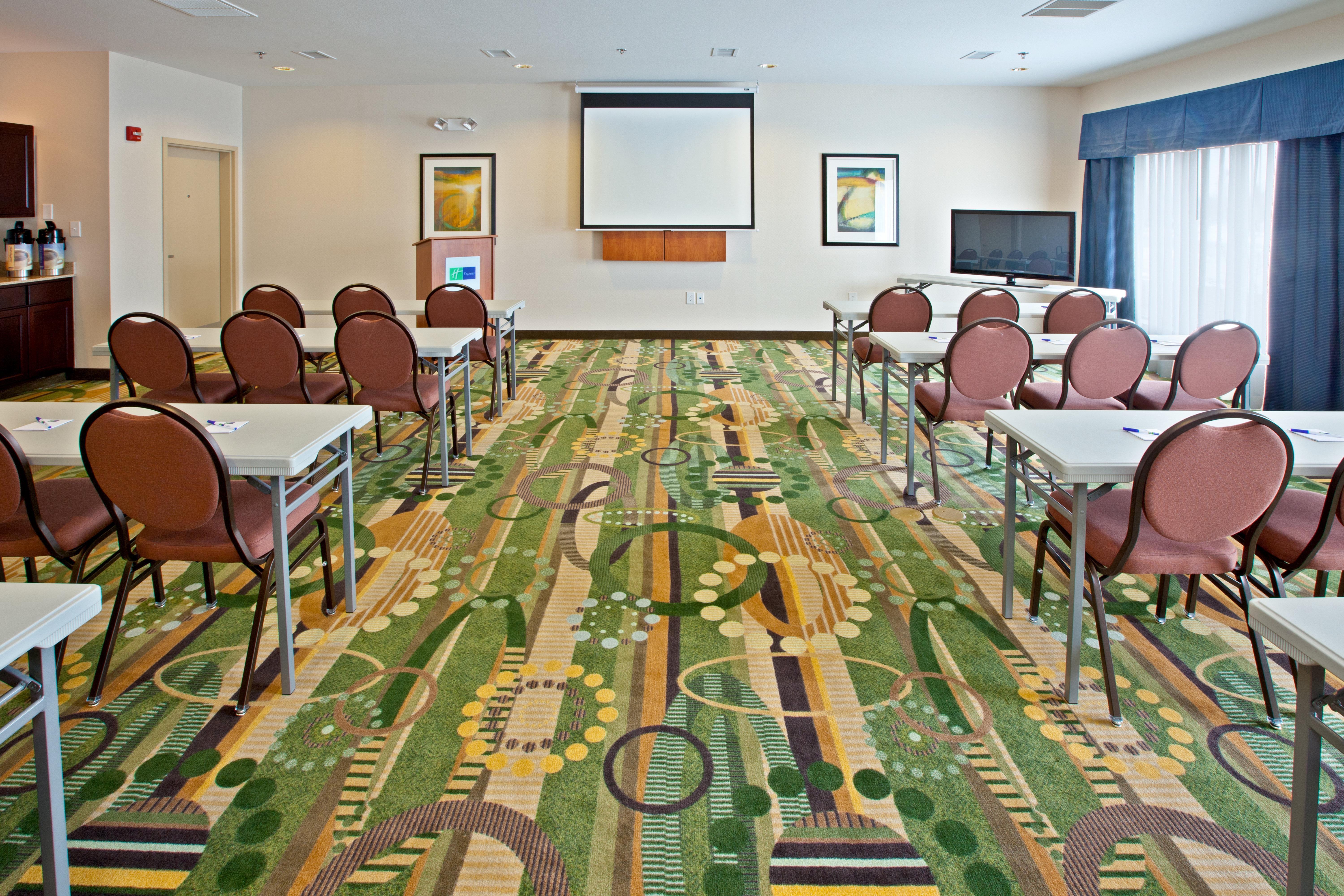 Holiday Inn Express Hotel & Suites Shelbyville By Ihg Buitenkant foto