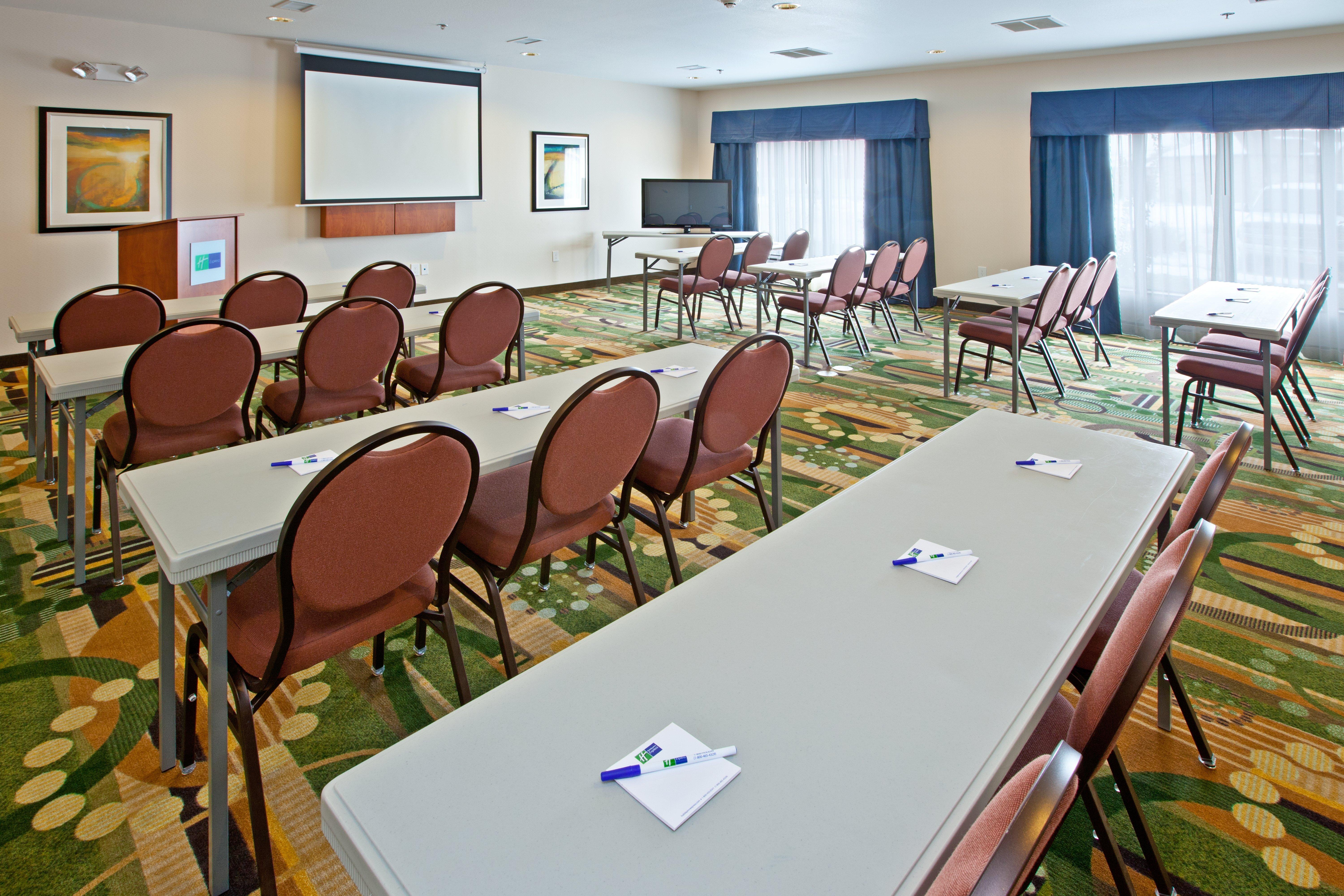 Holiday Inn Express Hotel & Suites Shelbyville By Ihg Buitenkant foto
